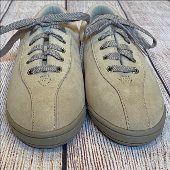 EasySpirit Spirit Level 1 Walking Sneaker (9 3A/5A) - Picture 9 of 9